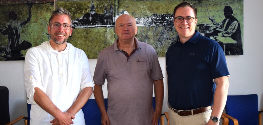 Bürgermeister und Seniorenberater mit Peter Ebert in der Mitte