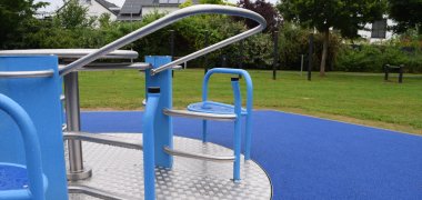 Der Bügel dient als Bremse