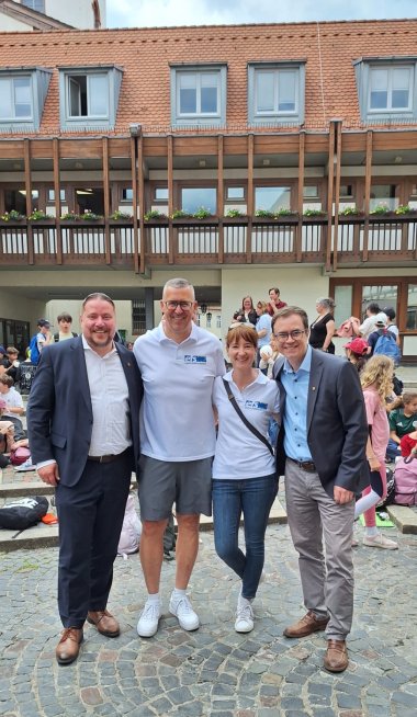 Die Rathausspitze mit Thorsten Bonifer und Christine Spitzenberg vom EFS Die Rathausspitze mit Thorsten Bonifer und Christine Spitzenberg vom EFS