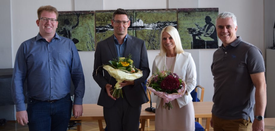 Auf dem Foto von links nach rechts: Erster Stadtrat Michael Gerheim, Thomas Ruppert (Umweltamt), Nina Miichel (Ordnungsamt) und Bürgermeister Dr. Daniell Bastian
