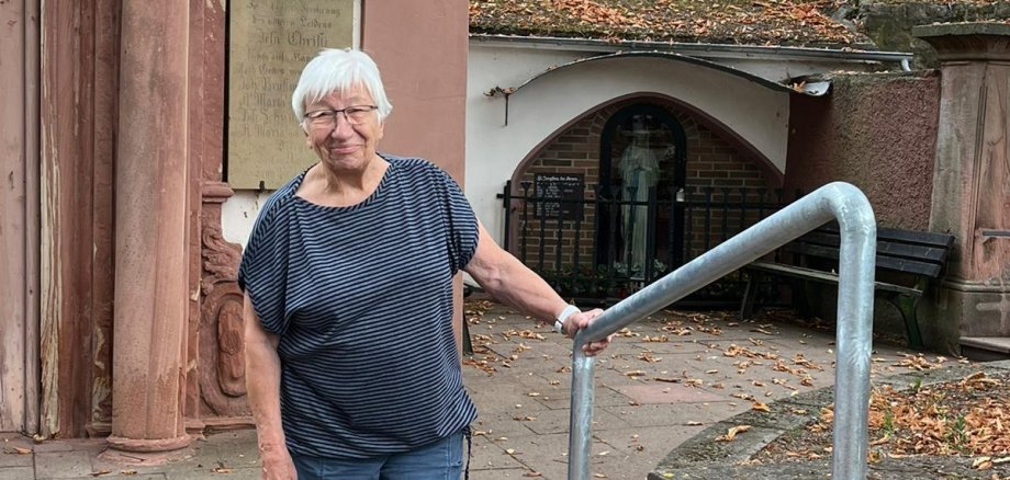 Friedhof neuer Handlauf