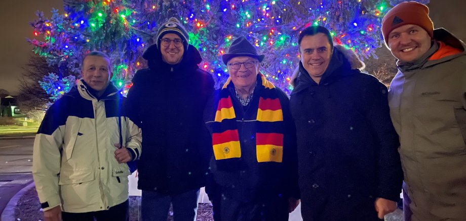 Auf dem Foto von links: Ali Mediouni (EFS), Thorsten Bonifer (EFS), Bürgermeister Steve Ponto, Bürgermeister Dr. Daniell Bastian, Tim Meißner (EFS)