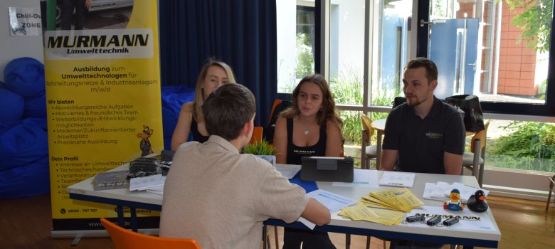 Gespräche in der Cafeteria Gespräche in der Cafeteria