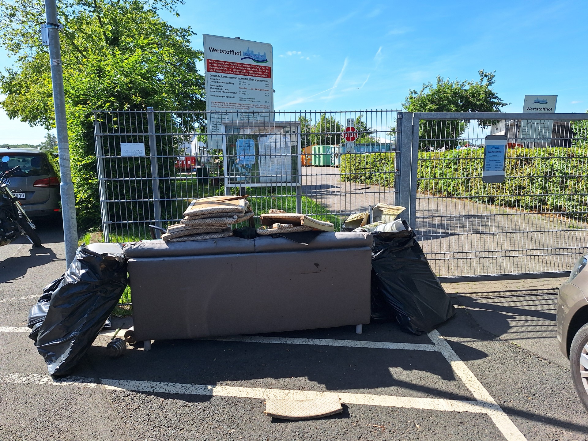 Illegale Müllablagerung am Wertstoffhof