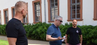 Bürgermeister Dr. Bastian im Gespräch mit den Veranstaltern des "Seligenstädter Kultursommers" Bürgermeister Dr. Bastian im Gespräch mit den Veranstaltern des "Seligenstädter Kultursommers"