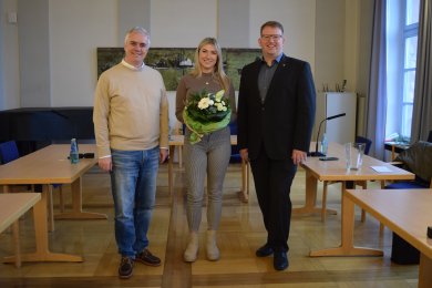 Jessica Erbe mit Bürgermeister Dr. Bastian und Erster Stadtrat Gerheim Jessica Erbe mit Bürgermeister Dr. Bastian und Erster Stadtrat Gerheim