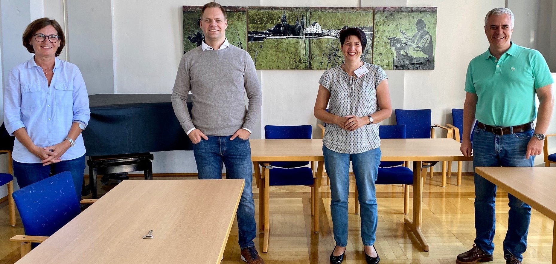 Vorstellung des neuen ambulanten Kinder- und Jugendhospizdienstes, von links nach rechts: Anke van den Bergh (Stadt Seligenstadt), Alexander Rudolf und Claudia Bauer-Herzog (Koordinatoren Malteser Hilfsdienst), Bürgermeister Dr. Bastian Vorstellung des neuen ambulanten Kinder- und Jugendhospizdienstes, von links nach rechts: Anke van den Bergh (Stadt Seligenstadt), Alexander Rudolf und Claudia Bauer-Herzog (Koordinatoren Malteser Hilfsdienst), Bürgermeister Dr. Bastian