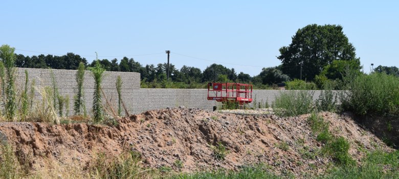Lärmschutzwand an der Bahnlinie Westring Lärmschutzwand an der Bahnlinie Westring