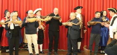 Ein besonderes Erlebnis war der Willkommtrunk aus den historischen Geleitslöffeln