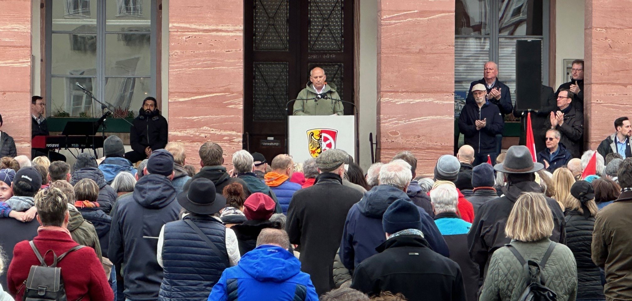 Minister Poseck mit Publikum