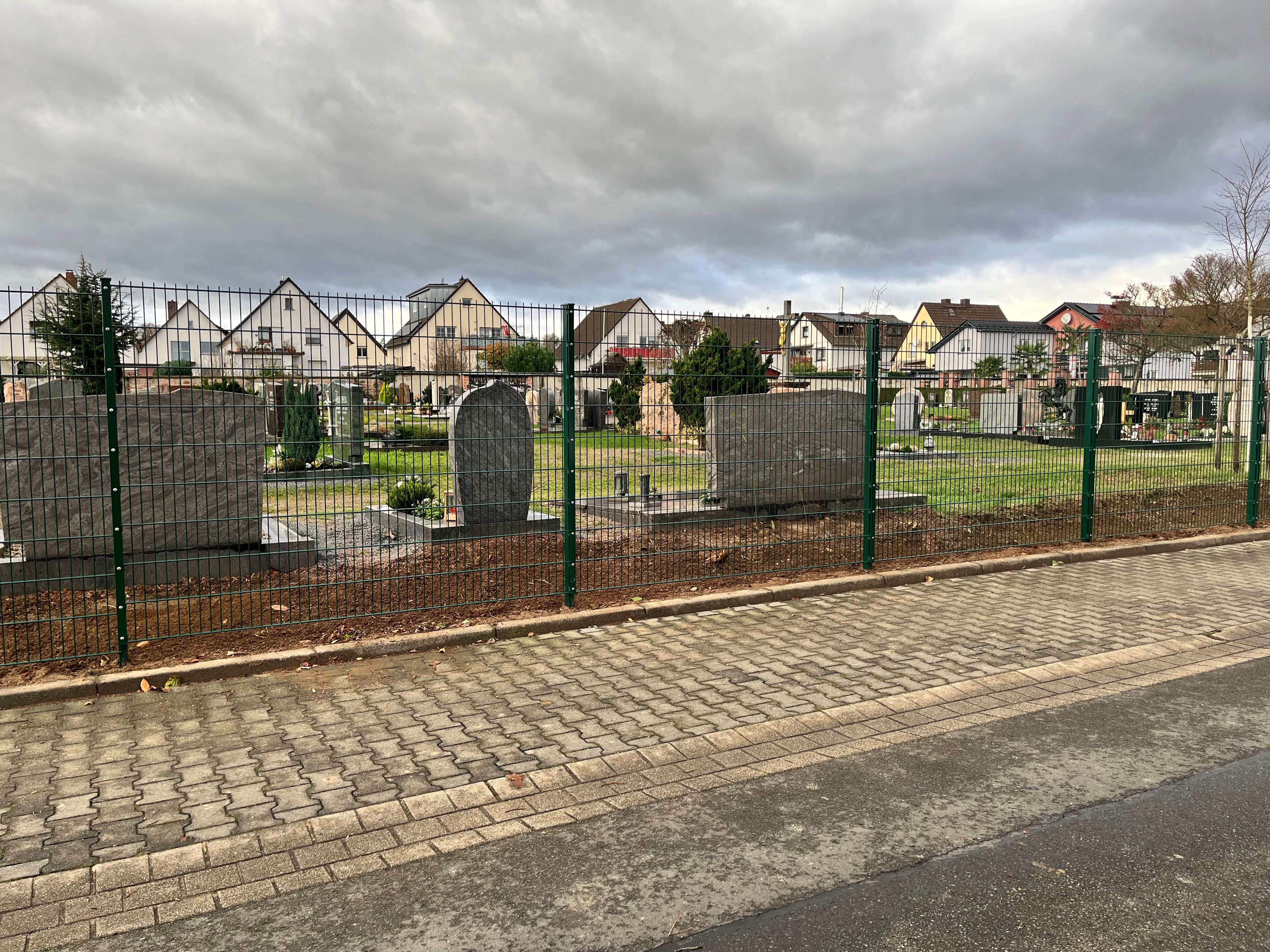 nachher - Zaun Friedhof Froschhausen