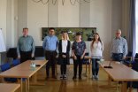 Auf dem Foto von links nach rechts: Erster Stadtrat Michael Gerheim, Shiv Gandi (EDV), Darleen Holewik, Josefine Bergmann, Sabrina Zilch (Personalamt) und Bürgermeister Dr. Daniell Bastian Auf dem Foto von links nach rechts: Erster Stadtrat Michael Gerheim, Shiv Gandi (EDV), Darleen Holewik, Josefine Bergmann, Sabrina Zilch (Personalamt) und Bürgermeister Dr. Daniell Bastian