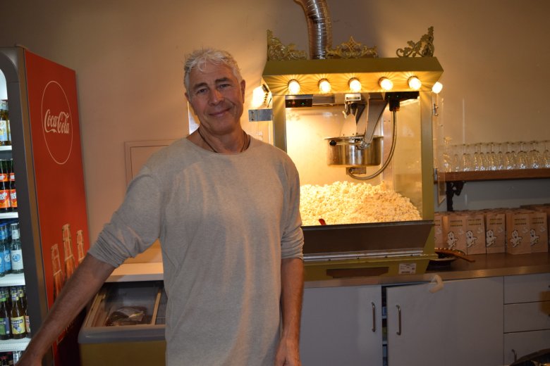 Peter Schlosser an der Popkornmaschine