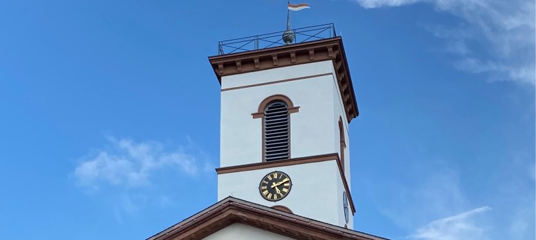 Rathaus mit renoviertem Turm