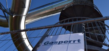 Gesperrte Schwimmbadrutsche Gesperrte Schwimmbadrutsche