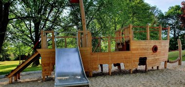 Neuer Kleinkindbereich im Schwimmbad Neuer Kleinkindbereich im Schwimmbad