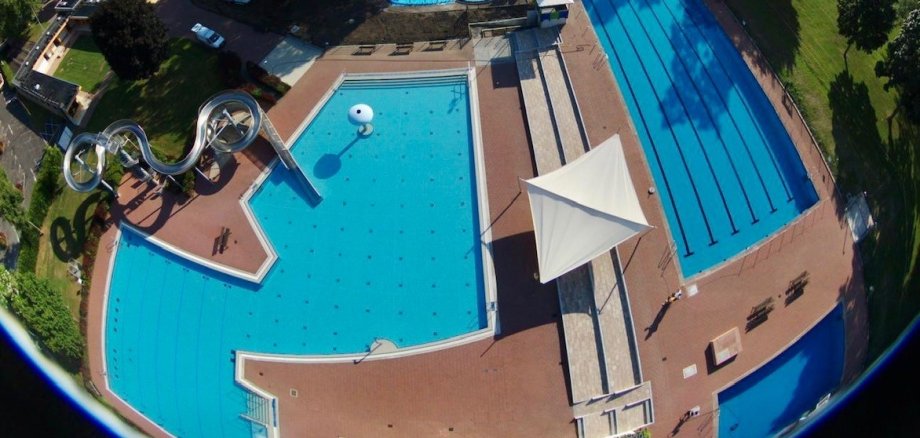 Schwimmbad von oben