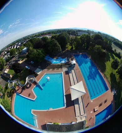 Schwimmbad von oben Schwimmbad von oben