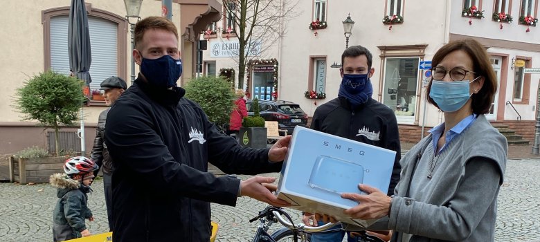 SeligenStadtKurier, von links nach rechts Marcel Seitz, Daniel Reuter, Anja Reuter SeligenStadtKurier, von links nach rechts Marcel Seitz, Daniel Reuter, Anja Reuter