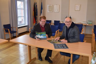 Stadtrat Michael Gerheim zusammen mit Profifotograf Mathias Neubauer Stadtrat Michael Gerheim zusammen mit Profifotograf Mathias Neubauer