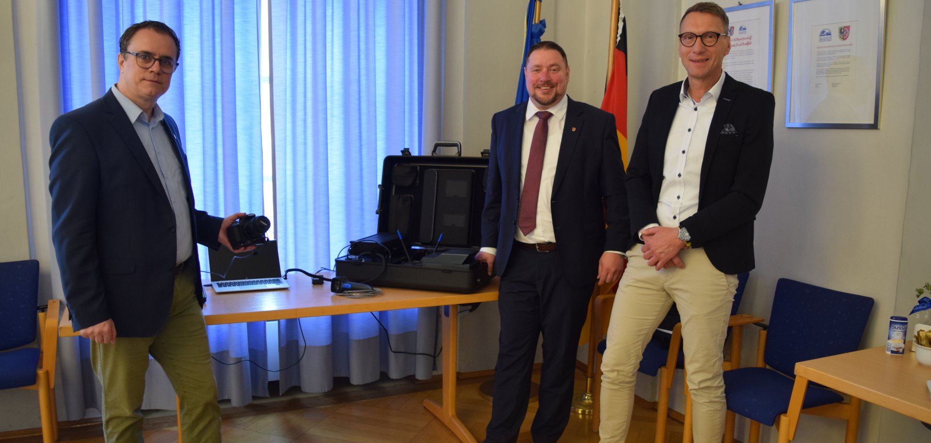 von links nach rechts Bürgermeister Dr. Bastian, Stadtrat Oliver Steidl, Amtsleiter Thomas Lange