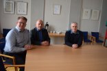 von links nach rechts_Erster Stadtrat Gerheim, Projektleiter Deutsche Glasfaser Jörg Blum, Bürgermeister Dr. Bastian von links nach rechts_Erster Stadtrat Gerheim, Projektleiter Deutsche Glasfaser Jörg Blum, Bürgermeister Dr. Bastian