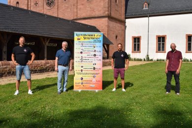 von links nach rechts_Frank Herr (Events4you), Bürgermeister Dr. Bastian, Benjamin Schäfer(Events4you), Marcus Paschold (Staatliche Schlösser und Gärten) von links nach rechts_Frank Herr (Events4you), Bürgermeister Dr. Bastian, Benjamin Schäfer(Events4you), Marcus Paschold (Staatliche Schlösser und Gärten)