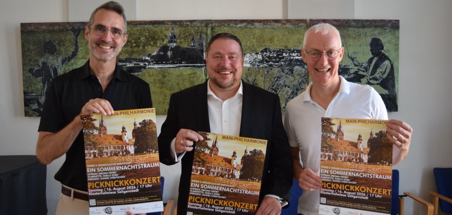 Roman Gerike und Peter Neubauer vom Vorstand der Main-Philharmonie stellen zusammen mit Erstem Stadtrat Oliver Steidl das Picknickkonzert 2026 vor Roman Gerike und Peter Neubauer vom Vorstand der Main-Philharmonie stellen zusammen mit Erstem Stadtrat Oliver Steidl das Picknickkonzert 2026 vor