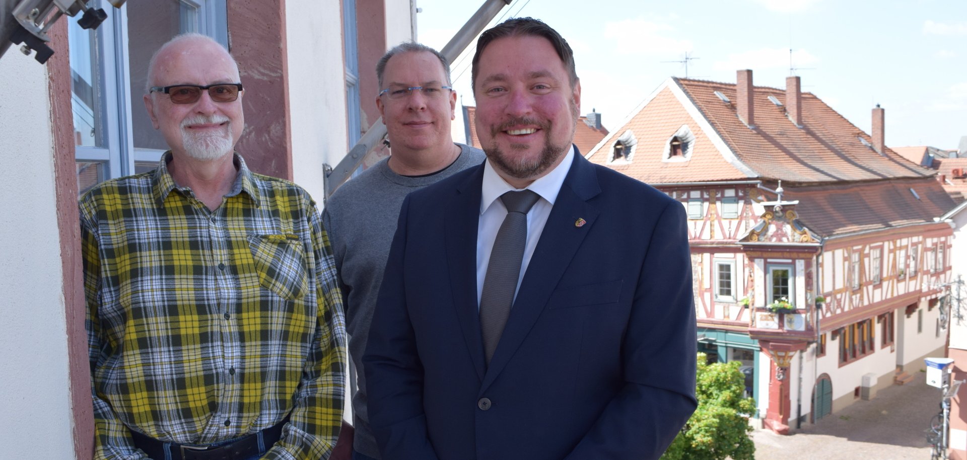 von links nach rechts: Winfried Ruppel, Amtsleiter Gerrit Kratz, Erster Stadtrat Oliver Steidl