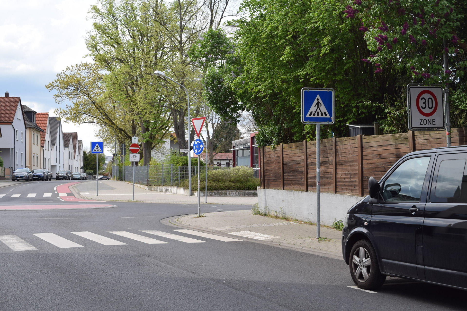 Würzburger Straße mit Emmaschule