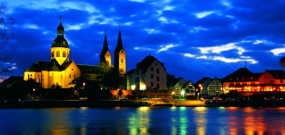 Basilika-Mainansicht-abends
