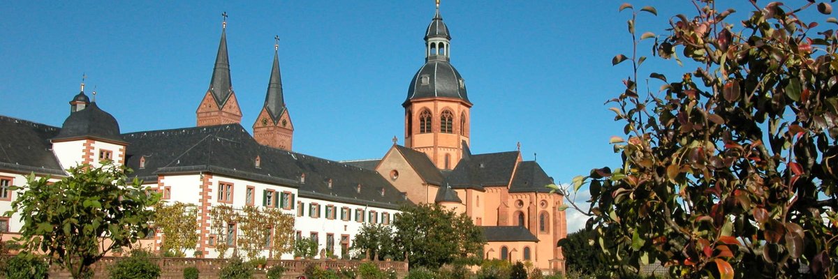 15_Brunnen_spiegelglatt.jpg